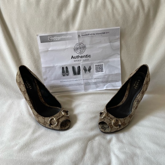 Authenticated Gucci monogrammed GG open toe pump - Picture 10 of 11